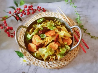 16、干锅包菜,出锅装盘。