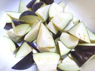 9、番茄炒茄子,装盆