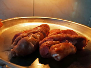 6、干锅西兰花,香肠切片