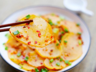 13、爽口酸辣土豆片,开吃！