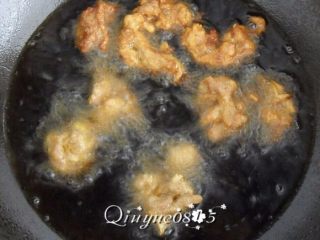6、香嫩小酥肉,热油慢炸，出锅控油