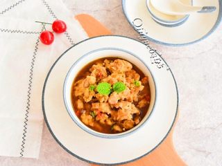 9、香嫩小酥肉,出锅放胡椒粉、香油即可。