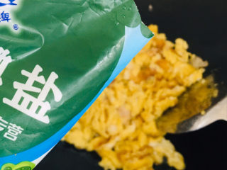 11、丝瓜炒鸡蛋,加少许盐～