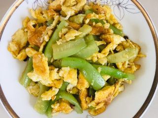 19、丝瓜炒鸡蛋,出锅装盘～