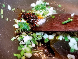 9、红烧米豆腐,加酱油，糖