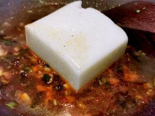 11、红烧米豆腐,放入米豆腐