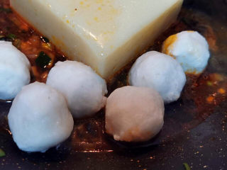 12、红烧米豆腐,花枝丸子也加进来