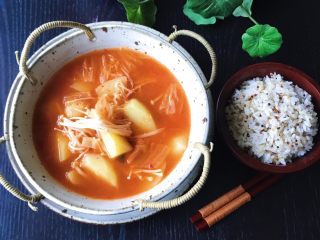 14、酸辣泡菜锅,不用加其他调味料了，直接出锅……