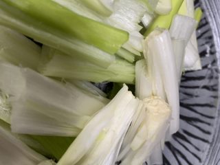 1、四川冒菜,切