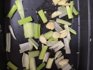 9、四川冒菜,放油