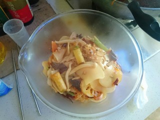 6、水煮龙利鱼,煮熟以后捞出