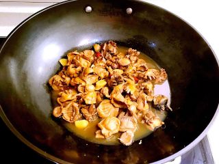 15、红烧鸡菌肝,红烧鸡菌肝做好了