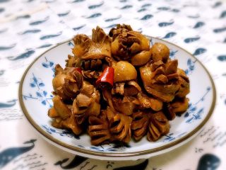 16、红烧鸡菌肝,红烧鸡菌肝出锅了，口感筋道，咸香适口~