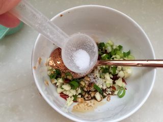 18、吉祥蔬菜三宝➕炝拌三彩白菜丝,一点食盐