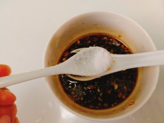 19、菌类料理+凉拌香菇,适量盐