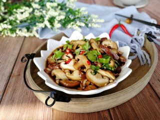 28、菌类料理+凉拌香菇,成品图