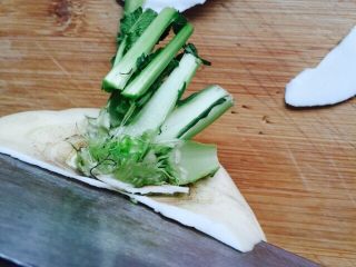 2、挑战厨房 +素菜+清炒盘菜,切掉盘菜的头尾