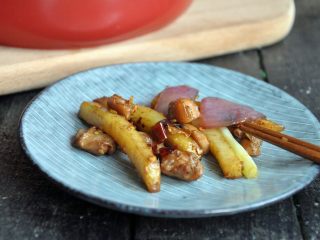 18、香辣干锅兔,香辣可口，绝对好滋味。