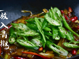 16、蒜苗回锅肉,青椒；