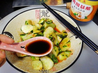 4、凉拌黄瓜,四川麸醋两汤勺