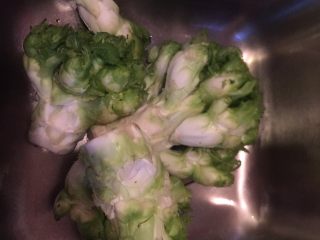 1、地方乡味菜头的几种吃法,特意重庆快递买过来的乡味菜头，一颗就够一大盘的。