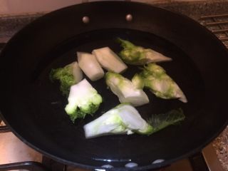 21、地方乡味菜头的几种吃法,也可以用清水煮熟，