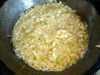 7、酸菜粉,加入适量清水