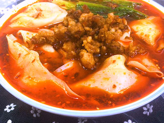 14、红油抄手,最后加一点炒熟后的肉末，我就用泡豇豆炒肉末代替啦，酸酸辣辣的很好吃