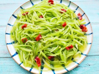 13、清炒莴笋丝,超级爽口。