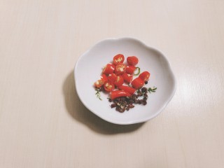 5、豇豆烧茄子,爱吃辣的切少许辣椒。