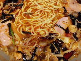 7、四川风水煮鱼,所有食材可按个人喜好加入 最后来包面 只是也解决了 