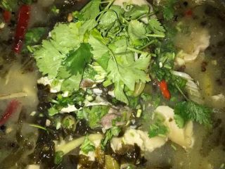 6、懒人酸菜鱼,起锅装盘