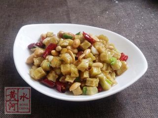 9、宫保茄子,装盘