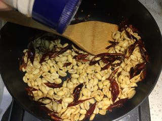 12、四川+酒鬼花生,加入适量盐调味