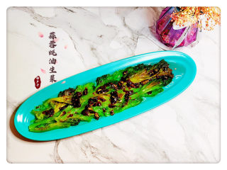 17、蒜蓉蚝油生菜,蒜蓉蚝油生菜，完成