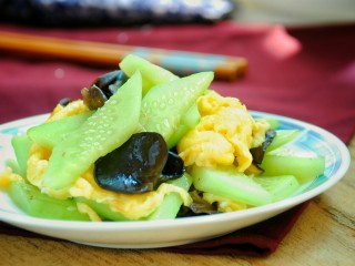 14、黄瓜炒鸡蛋,好次～