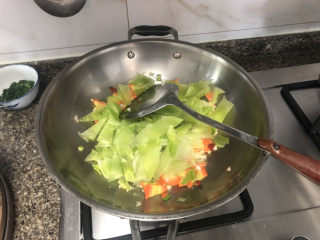 13、莴笋炒木耳➕客舍青青柳色新,转大火，加入莴笋