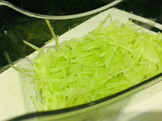 5、清炒莴笋丝,莴笋丝待用