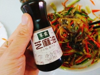 17、夏天必备+凉拌海蜇皮,芝麻油