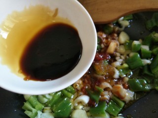 11、富贵冬瓜,再放入酱油和耗油