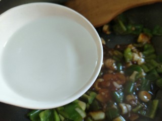 12、富贵冬瓜,加入适量温水