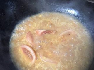 10、老成都记忆:华兴街煎蛋面,加入高汤,再放入所有的番茄块