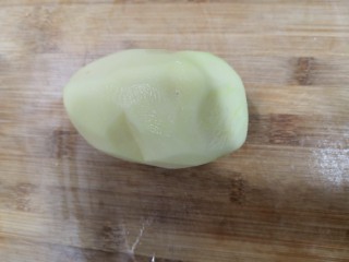 1、青椒土豆丝,土豆去皮，洗干净