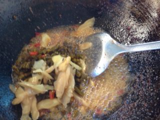 10、泡椒兔,在下泡椒泡椒炒香