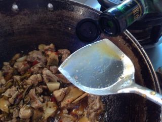 15、泡椒兔,放醋，一个勺的样子