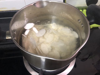 11、木耳炒山药,下山药，焯水半分钟