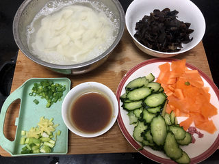 19、木耳炒山药,全部食材准备好