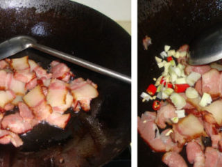 4、莴笋炒腊肉,底油放入腊肉煸炒至微微卷边，放入葱蒜碎，辣椒段炒香