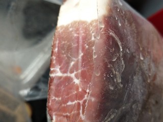 1、青椒腊肉片,朋友送的四川腊肉