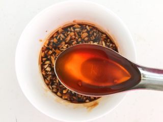 31、春节餐桌必备  芥末猪肚丝,加入1勺红辣油